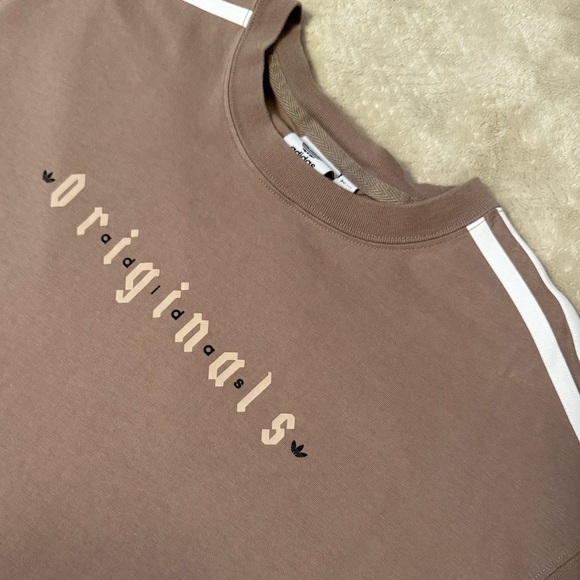 Adidas Originals Brown Tee with White Accents - Picture 5 of 10